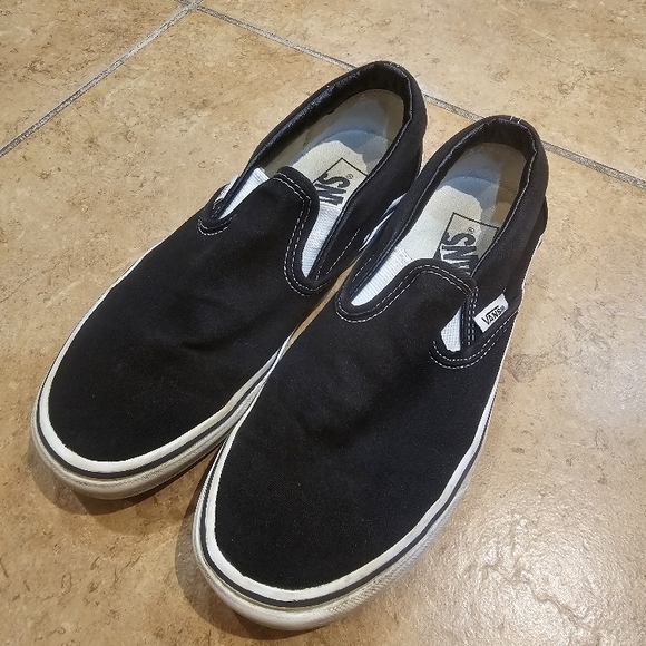 Vans Black Slip-On Size 5.5 (Big Boy) Shoes - Picture 1 of 4